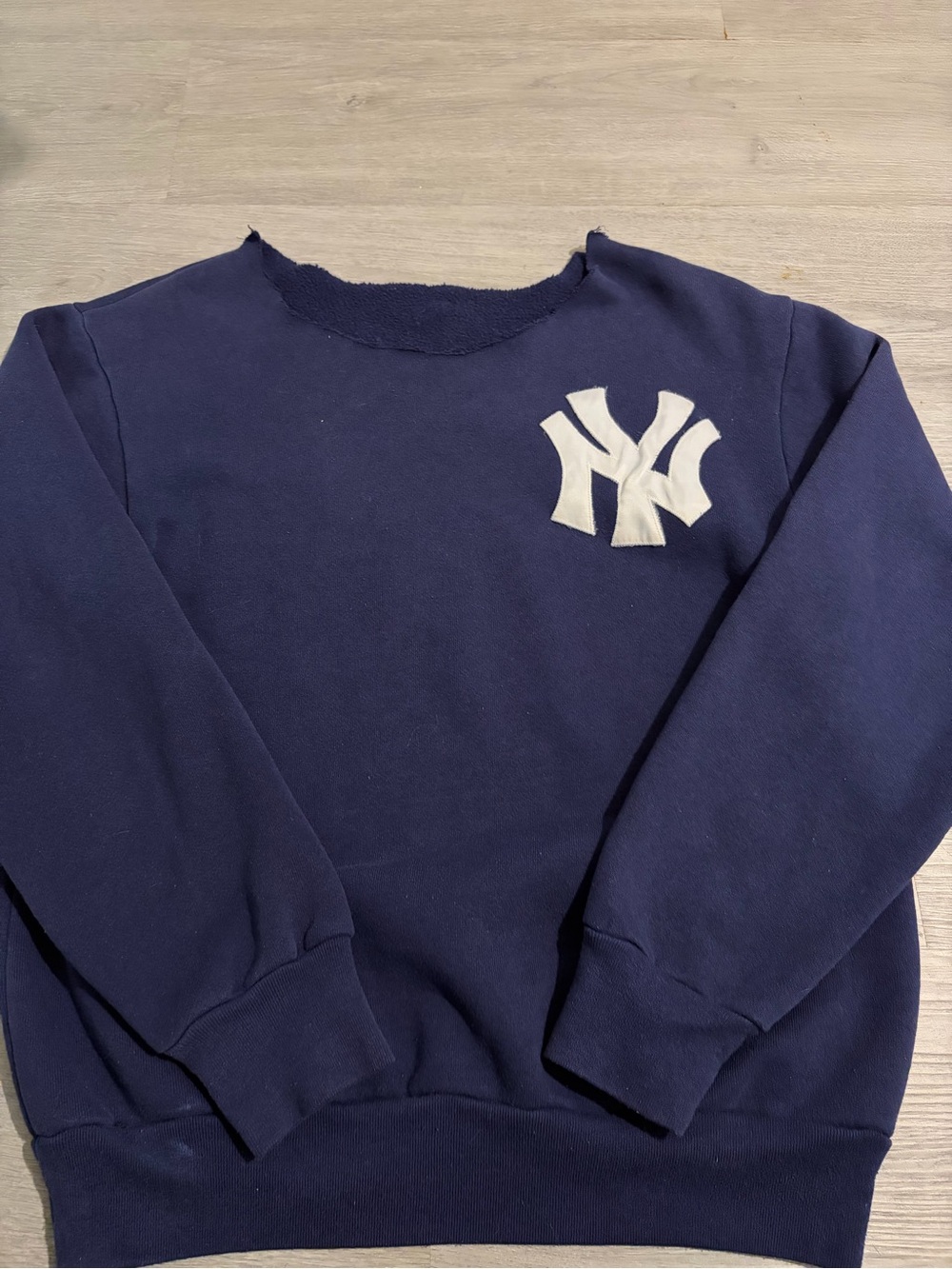 Vintage New York Yankees Reworked Raw Hem Crewneck Sweatshirt Navy - Unbranded